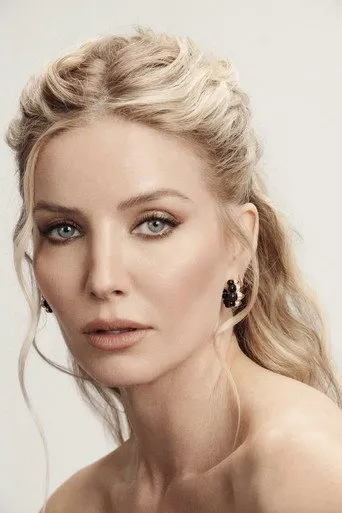 Photograph of Annabelle Wallis