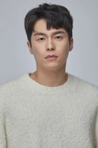 Photograph of Lee Jae-won
