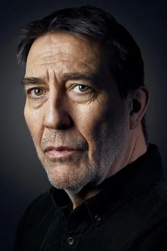 Photograph of Ciarán Hinds