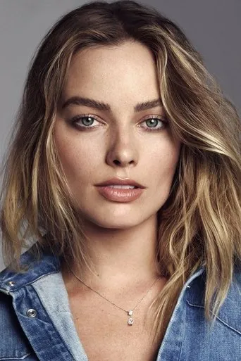 Photograph of Margot Robbie