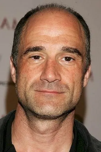 Photograph of Elias Koteas