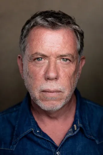 Photograph of Sean Gilder