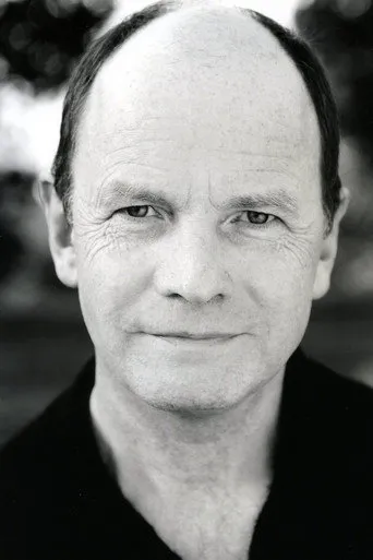Photograph of Simon Chandler